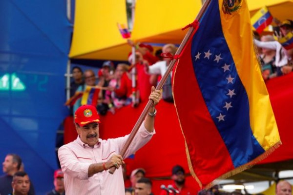 Βενεζουέλα: «Δεν θέλουμε την ειρήνη των σκλάβων, ούτε την ειρήνη των αποικιών!», τονίζει ο Μαδούρο