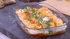 Συνταγή: Enchiladas με κοτόπουλο & πικάντικη σάλτσα