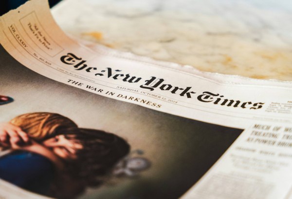 New York Times: Μηνύουν το Πεντάγωνο για τους περιορισμούς στα ΜΜΕ που επέβαλε ο Χέγκσεθ