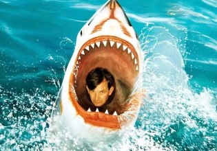 Βλέμμα-σαγόνι: Πέθανε ο θρυλικός φωτογράφος Μάρτιν Παρ – Γελοιότητα, Θάτσερ και ηλιοκαμένη αλήθεια