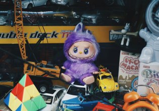 Από τους δασμούς μέχρι τα Labubu, το 2025 ήταν μία… ιδιαίτερη χρονιά για τη παγκόσμια οικονομία