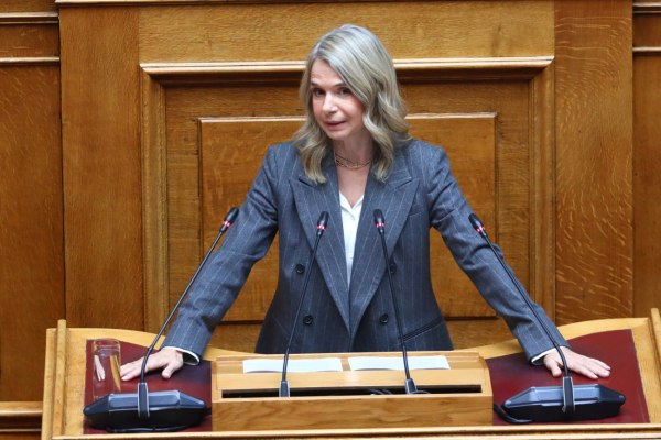 Αποστολάκη: «Διεύρυνση των ανισοτήτων και παρασιτική ανάπτυξη το αποτέλεσμα των κυβερνητικών πολιτικών»