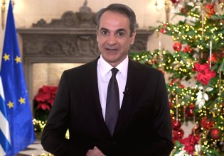 Με επίθεση στους αγρότες και «κοινωνικό αυτοματισμό» το πρωτοχρονιάτικο μήνυμα Μητσοτάκη