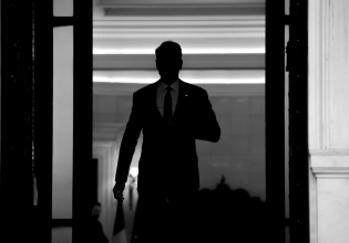 Και όμως η κυβέρνηση δεν μπορεί πια «να γυρίσει το παιχνίδι»