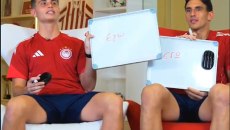 Το χιουμοριστικό challenge των Μουζακίτη και Μπότη: Ο εξυπνότερος, ο ομορφότερος και ο πιο… υπναράς