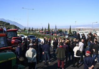 Στα αγροτικά μπλόκα της Φθιώτιδας ο Κουτσούμπας – «Ο αγώνας σας είναι δίκαιος και πρέπει να πάει μέχρι τέλους»