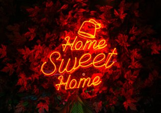 Έλληνες καταναλωτές: Κουμπωμένοι και σπιτόγατοι