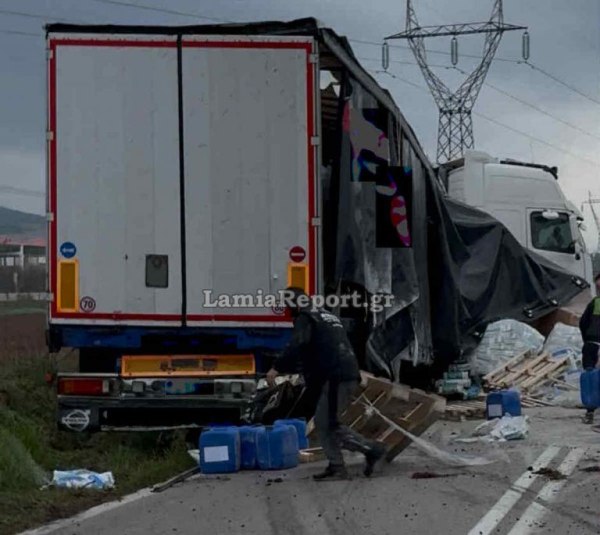 Τροχαίο με δύο τραυματίες στη Θήβα – Νταλίκα εξετράπη, γέμισε τσιμέντα το οδόστρωμα