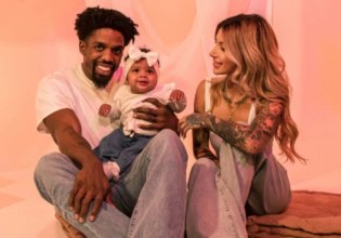 Οι χριστουγεννιάτικες ευχές της οικογένειας ΜακΚίσικ (pics)