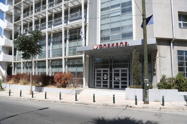 Ζαχαριάδης: ΟΠΕΚΕΠΕ και ΙΝΕΔΙΒΙΜ δείχνουν ότι στη χώρα έχουμε μια πανδημία γαλάζιων ακρίδων