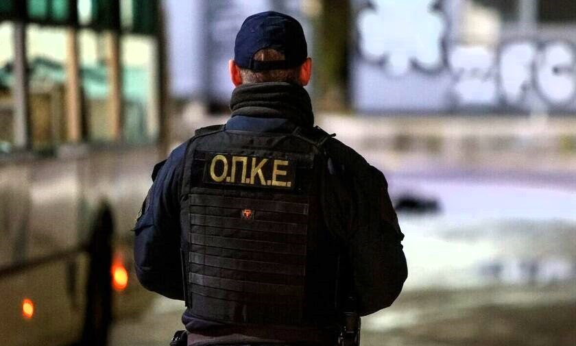 Ίλιον: Συνελήφθη αστυνομικός μετά την καταγγελία για βία σε 13χρονο μαθητή που αποκάλυψε το in