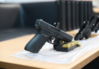 Βουλή: Κατατέθηκε η τροπολογία για την οπλοκατοχή – Τι αλλάζει με το νέο νομοθετικό πλαίσιο