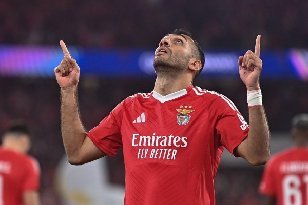 Ο Παυλίδης κοιτά στα μάτια τους Εμπαπέ και Κέιν