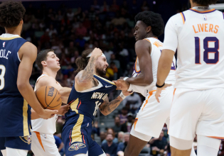 Σύρραξη και μπουνιές στο Πέλικανς – Σανς (vids)