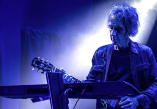 The Cure: Πέθανε ο Πέρι Μπαμόντε κιθαρίστας και κιμπορντίστας του συγκροτήματος