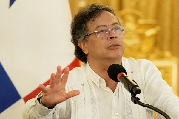 Κολομβία: Ο πρόεδρος Πέτρο κηρύσσει τον πόλεμο στον ELN – Επικαλείται τις «απειλές επέμβασης» του Τραμπ