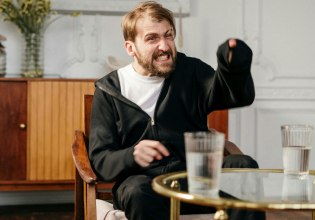 Γιατί ένα ξέσπασμα βωμολοχίας μπορεί να σας κάνει καλό