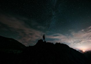 Άκρως Ζωδιακό: Τα Do’s και Don’ts στα ζώδια σήμερα [Σάββατο 06.12.2025]