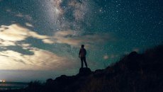 Άκρως Ζωδιακό: Τα Do’s και Don’ts στα ζώδια σήμερα [Παρασκευή 05.12.2025]