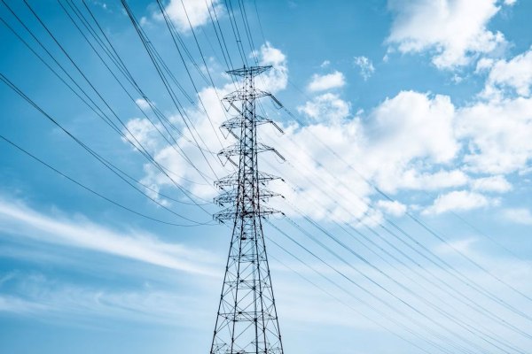 Από τη ΔΕΗ το φθηνότερο πράσινο τιμολόγιο της αγοράς τον Δεκέμβριο