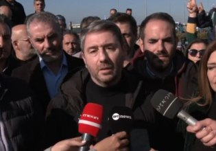 Ανδρουλάκης από το μπλόκο της Καρδίτσας: Στεκόμαστε στο πλευρό των αγροτών και του δίκαιου αγώνα τους