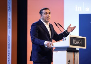 Αλέξης Τσίπρας: «Η Ιθάκη είναι ένα ταξίδι για το μέλλον – Το φάντασμά της πλανιέται πάνω απ’ το καθεστώς τους»