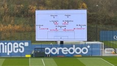 Ο Λουίς Ενρίκε το έχει… πάει σε άλλο επίπεδο: Το «τρικ» με τον γιγαντιαίο πίνακα που «μπερδεύει» τον αντίπαλο (vid)