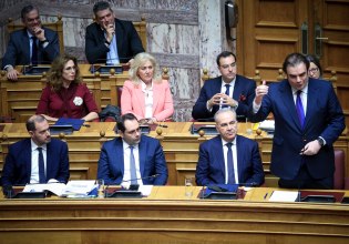 Βουλή: Οι πρώτες κόντρες για τον προϋπολογισμό – Πιερρακάκης και Φάμελλος αντάλλαξαν «πυρά»