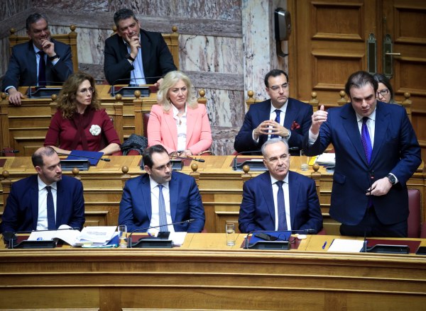 Βουλή: Οι πρώτες κόντρες για τον προϋπολογισμό –  Πιερρακάκης και Φάμελλος αντάλλαξαν «πυρά»