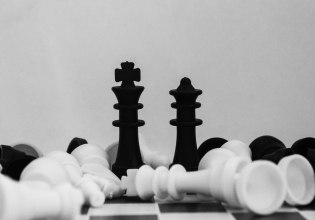 Ευρώπη: Άνισο το παιχνίδι μεταξύ των δύο φύλων – Γιατί δεν κλείνει το χάσμα