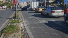 Τροχαίο στην Πειραιώς με 4 τραυματίες – ΙΧ καρφώθηκε σε κολώνα