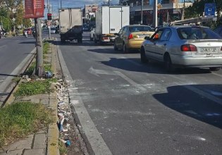 Τροχαίο στην Πειραιώς με 4 τραυματίες – ΙΧ καρφώθηκε σε κολώνα