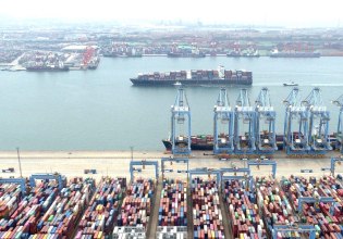 Ασταμάτητη πλέον η Κίνα – Το πλεόνασμα ενός τρισ. δολ. μας επηρεάζει όλους