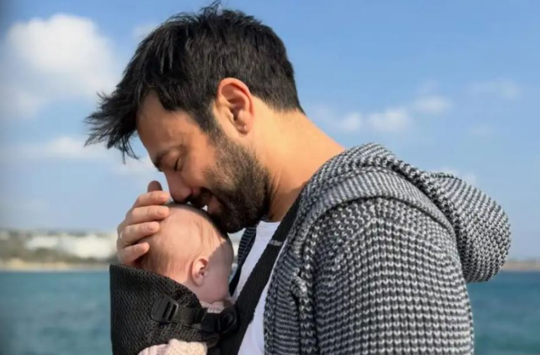 Αντρέας Γεωργίου: Η βόλτα στη θάλασσα με την 4 μηνών κορούλα του