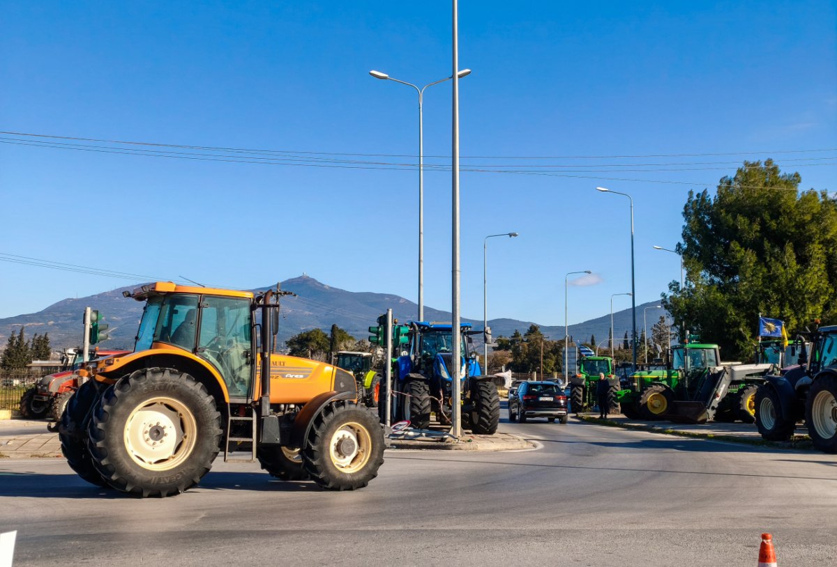 Θεσσαλονίκη: «Έσπασε» το μπλόκο των αγροτών στα Πράσινα Φανάρια – Νέο μπλόκο στην Τρίγλια Χαλκιδικής