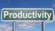 Τι κρατάει χαμηλά την παραγωγικότητα: Οι 10 +1 πληγές που βαθαίνουν το χάσμα ΕΕ-ΗΠΑ