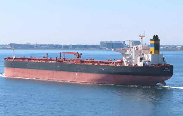 Στα 100 χλμ από την Κρήτη έφτασε το ρωσικό δεξαμενόπλοιο που χτυπήθηκε