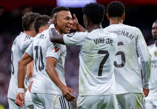 Η Ρεάλ Μαδρίτης γράφει ιστορία με τη φανέλα της