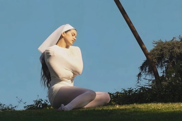 Best of 2025: Η λυρική επανάσταση της Rosalia στην κορυφή – Τα 10 καλύτερα άλμπουμ για τον Τhe Guardian