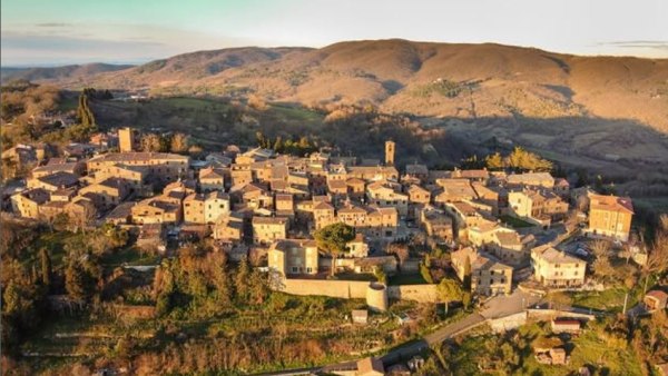 Σκέφτεστε να μετακομίσετε στην Ιταλία – Σε αυτή την πόλη σας πληρώνουν το νοίκι