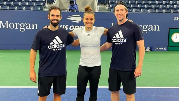 Η ομάδα των επιτυχιών ξανάσμιξε: Η προετοιμασία της Σάκκαρη στο Ντουμπάι και οι στόχοι για τη νέα σεζόν (vids)