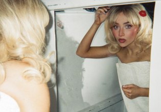 Σκληρή βεντέτα: Λευκός Οίκος εναντίον Σαμπρίνα Κάρπεντερ – Νέο βίντεο της ICE μετά την οργή της