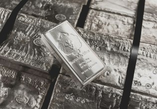 Το ασήμι «κλέβει» τη λάμψη του χρυσού – Τι σχεδιάζει η JP Morgan