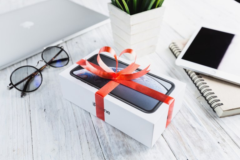 Δώρα τεχνολογίας: Οι πιο hot επιλογές για τους αγαπημένους σου