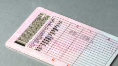 Μπορείς να δείξεις το δίπλωμα οδήγησης ψηφιακά χωρίς πρόστιμο – Πώς θα το κάνεις