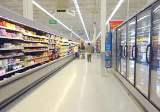 Σούπερ μάρκετ: Πώς κλείνει το καλάθι του 2025 και ο γρίφος του 2026