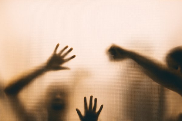 «Έδιναν ηρεμιστικά στα παιδιά, είχαν και εγκαύματα» – Τι λέει ο Κ. Γιαννόπουλος για την οικογένεια με τα 8 παιδιά