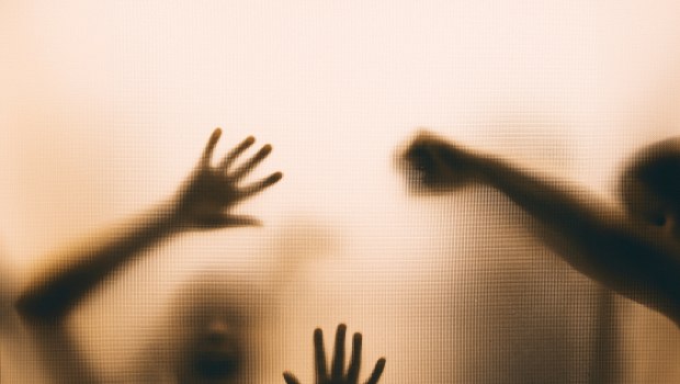 «Έδιναν ηρεμιστικά στα παιδιά, είχαν και εγκαύματα» – Τι λέει ο Κ. Γιαννόπουλος για την οικογένεια με τα 8 παιδιά