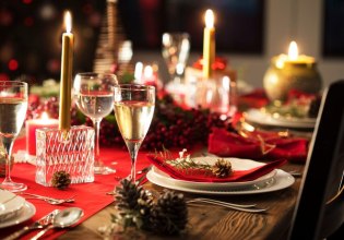 Ενώσεις Καταναλωτών: Ως 20% ευρώ ακριβότερο το χριστουγεννιάτικο τραπέζι