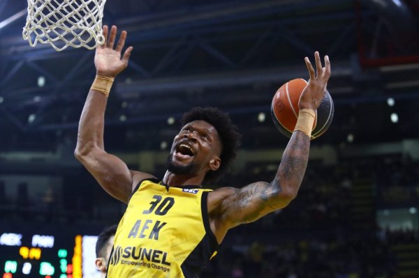 «Συναγερμός στη Βαρκελώνη για τον Ολυμπιακό»